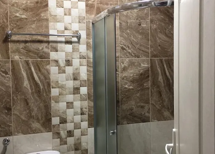 Flower Street Hotel 4*