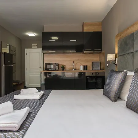 Flower Street 4*