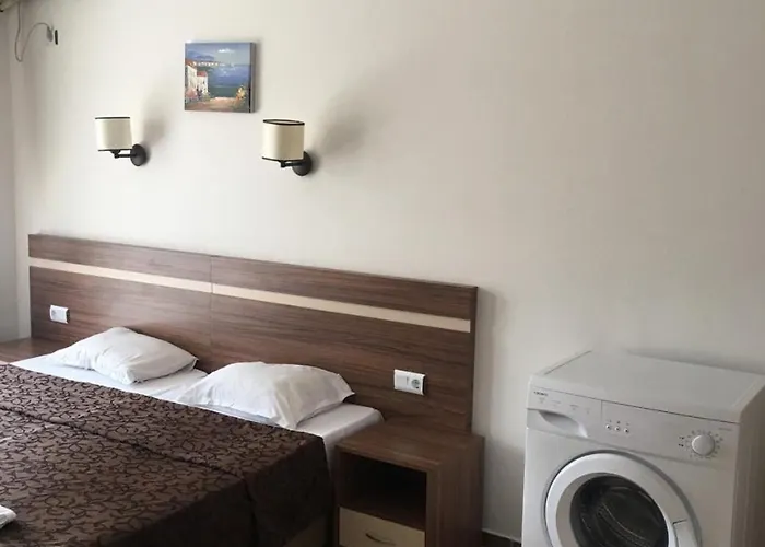 Szálloda Flower Street 4*