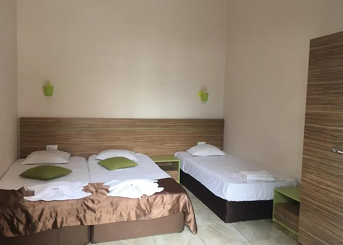 Szálloda Flower Street 4*